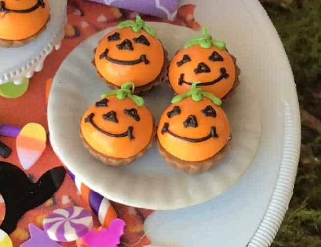 happy halloween pumpkin cupcakes, fairy garden, dollhouse , fairy garden